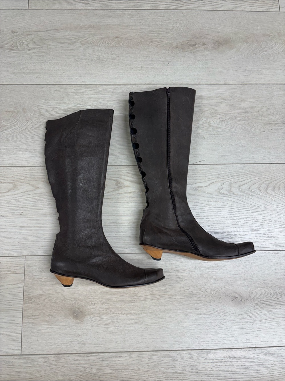 cydwoq Vintage Inspired Game Leather Boots in Dark Brown
